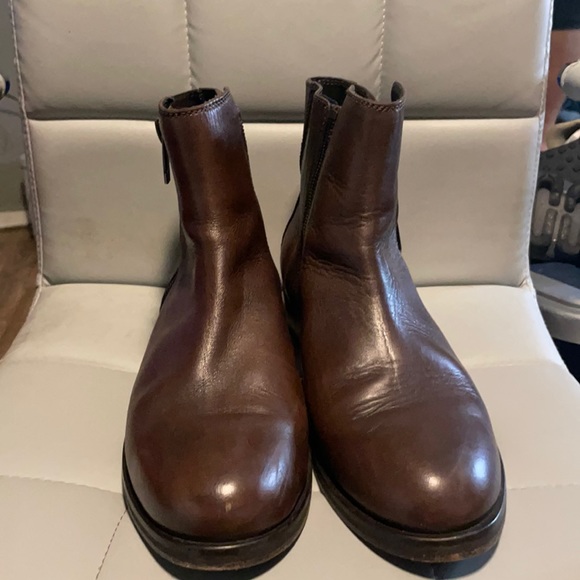 Diesel Men’s brown leather Chelsea boots. - Picture 2 of 3